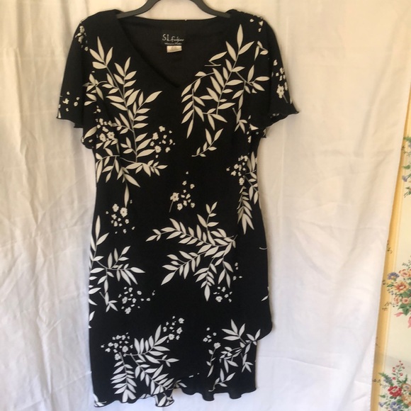 Dress - Picture 1 of 2